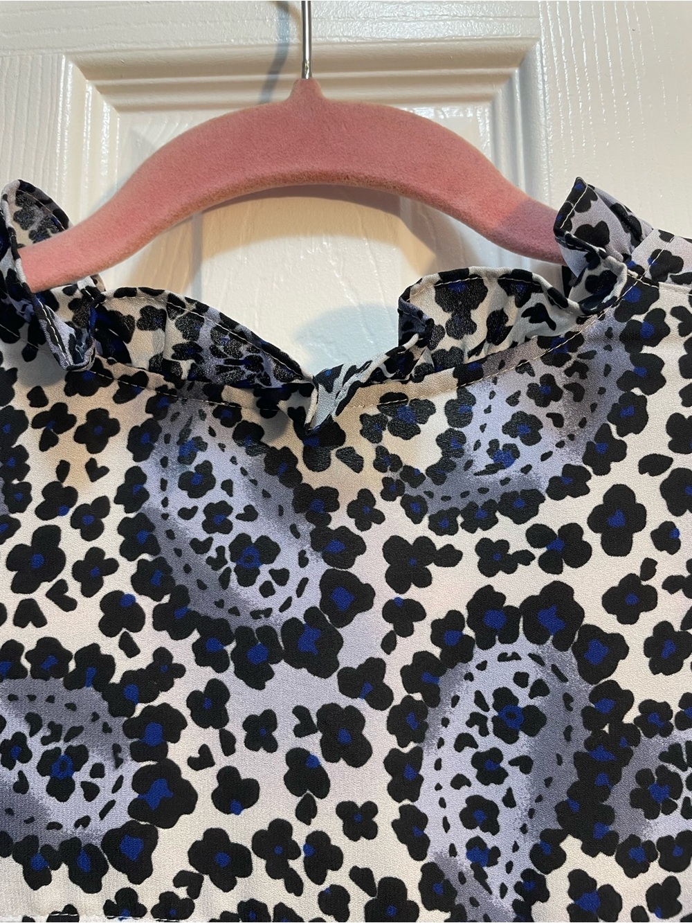 Express Blue and White Paisley Long-Sleeve Blouse - Picture 3 of 4